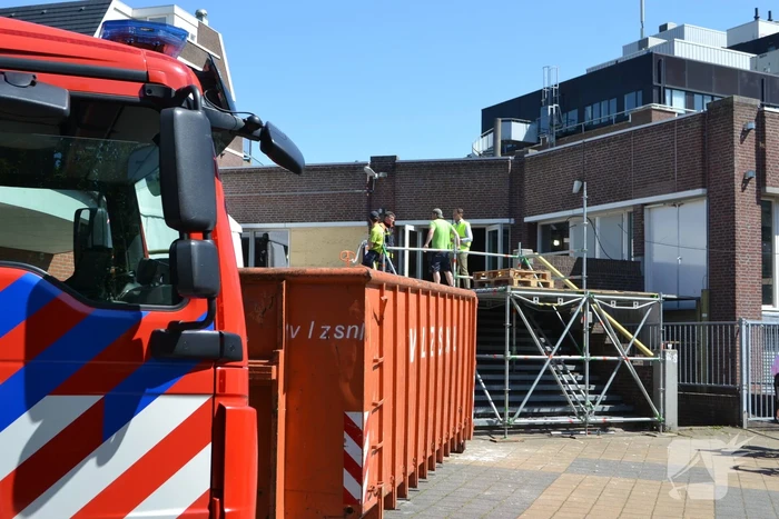 Winkelcentrum Winkelhof ontruimd gaslucht