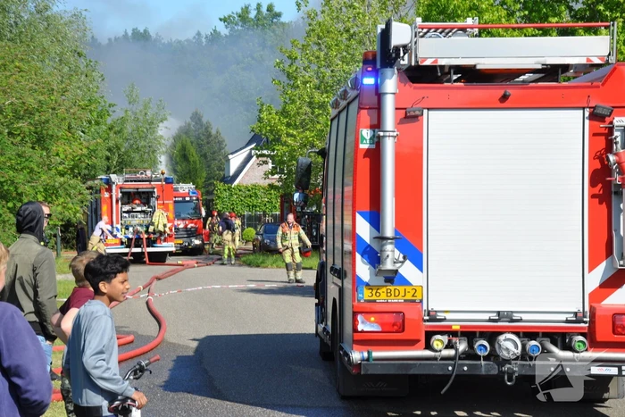 Veel rook bij grote brand Zuiderzeewijk