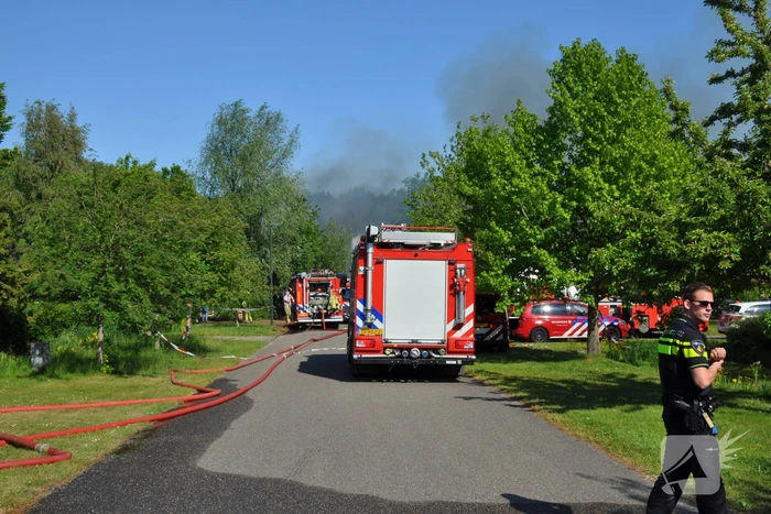 Veel rook bij grote brand Zuiderzeewijk