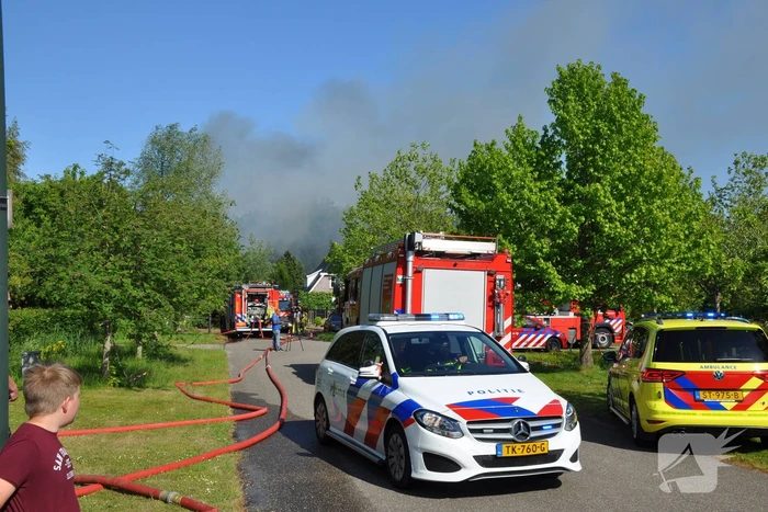Veel rook bij grote brand Zuiderzeewijk