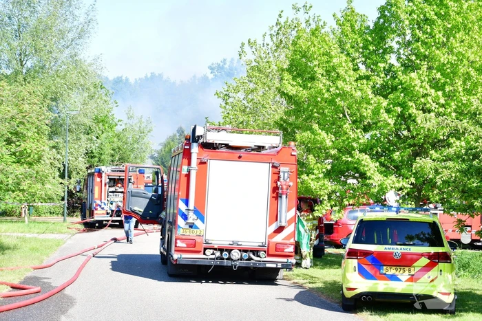 Veel rook bij grote brand Zuiderzeewijk