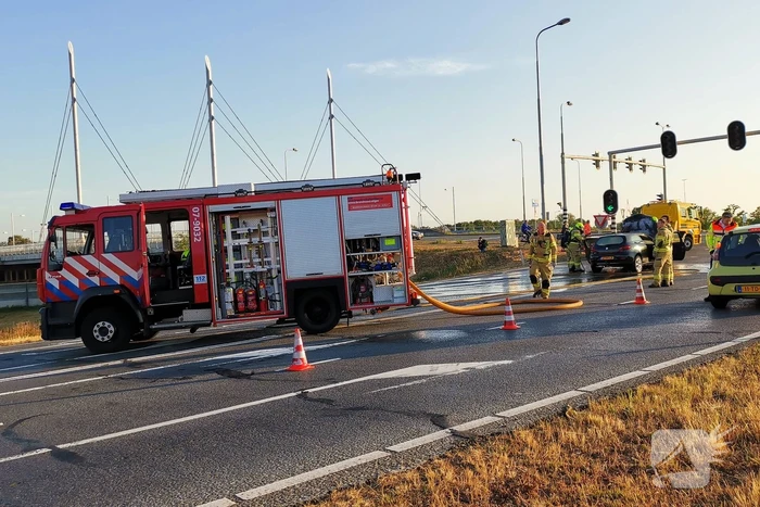 Auto gaat in vlammen op