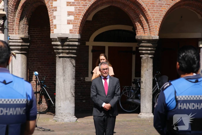 Handhavers komen in actie voor verdedingsmiddelen