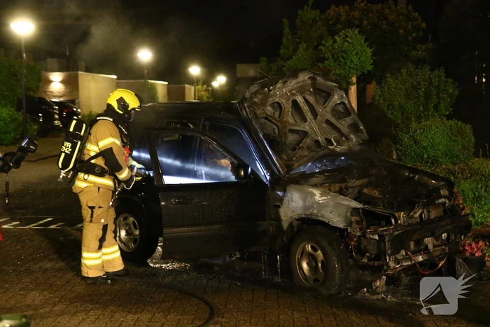 Auto gaat in vlammen op