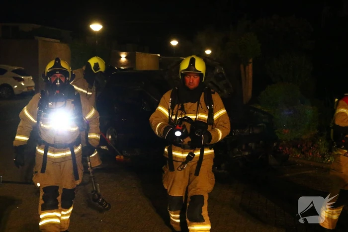 Auto gaat in vlammen op