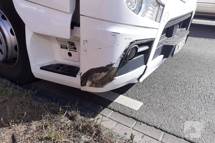 Ongeval tussen vrachtwagen en personenauto