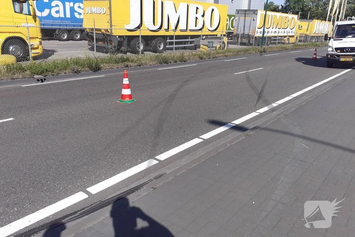 Ongeval tussen vrachtwagen en personenauto