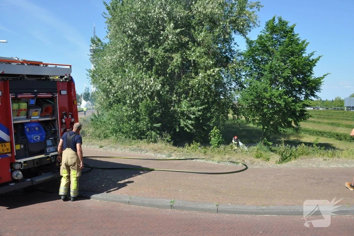 Bermbrand snel onder controle
