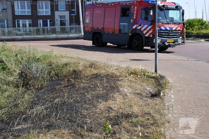 Bermbrand snel onder controle