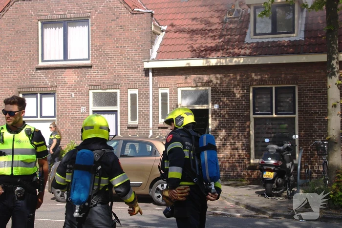 Uitslaande woningbrand snel onder controle