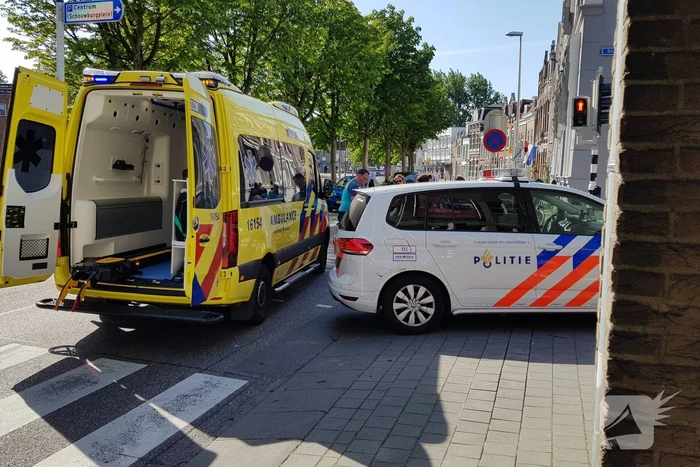 Scooterrijder gewond na aanrijding met auto