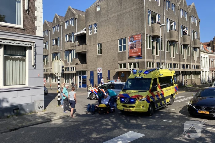 Scooterrijder gewond na aanrijding met auto