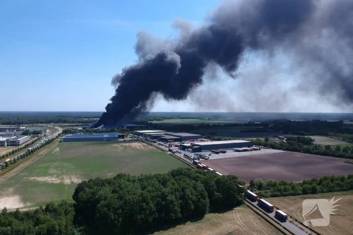 Zeer grote brand bij transportbedrijf