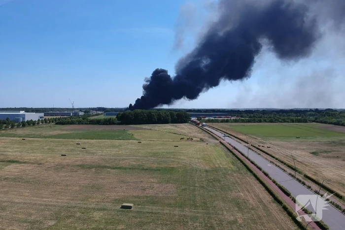 Zeer grote brand bij transportbedrijf