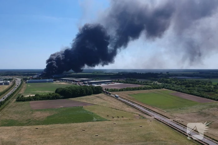 Zeer grote brand bij transportbedrijf