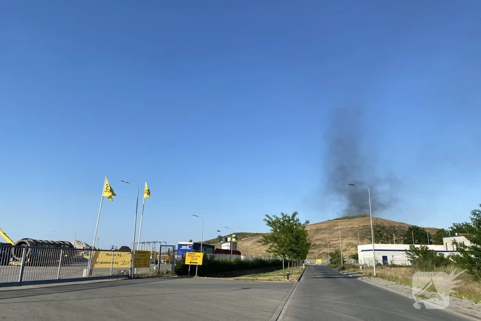 Flinke rookontwikkeling bij brand op vuilstort