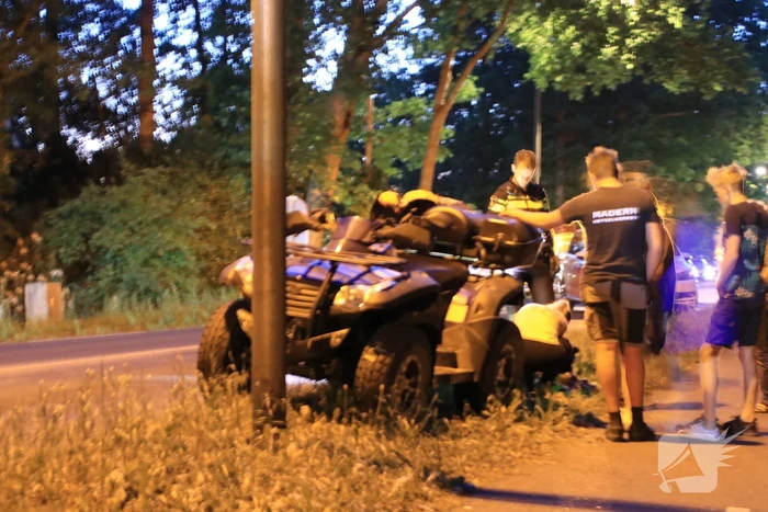 Quad slaat meerdere malen over de kop