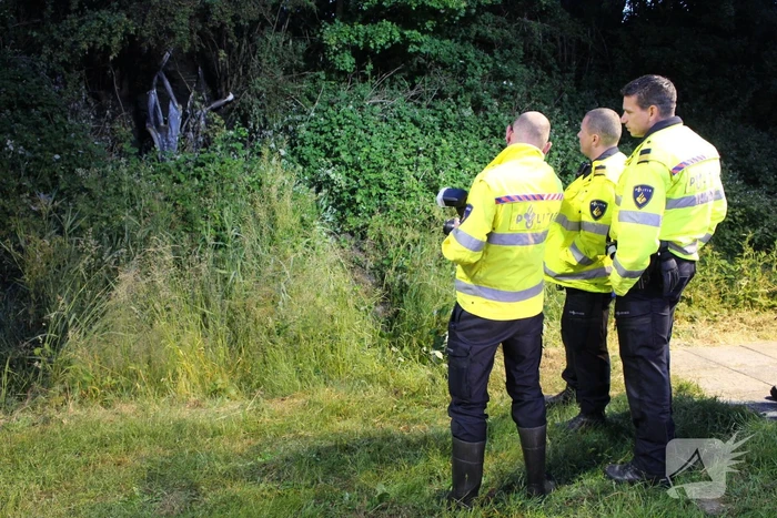 Auto's vliegen in brand na frontale aanrijding