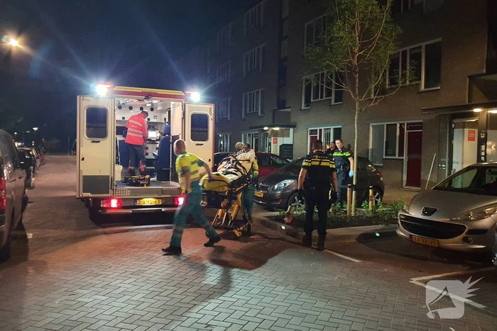 Persoon zwaargewond na steekpartij in woning