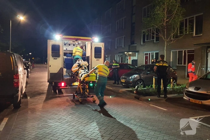 Persoon zwaargewond na steekpartij in woning