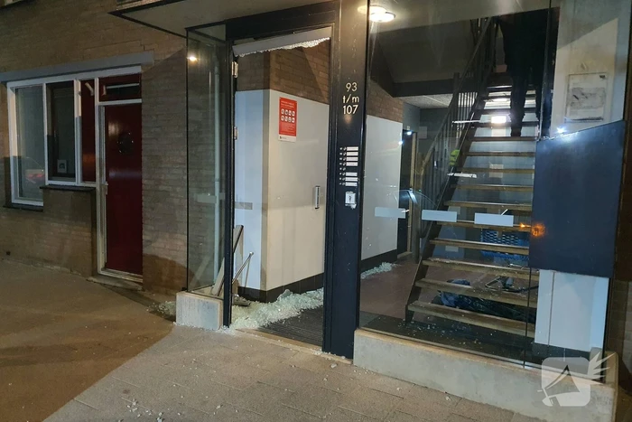 Persoon zwaargewond na steekpartij in woning