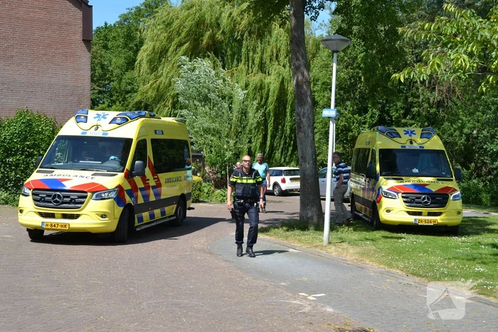 Traumahelikopter landt na val van trap