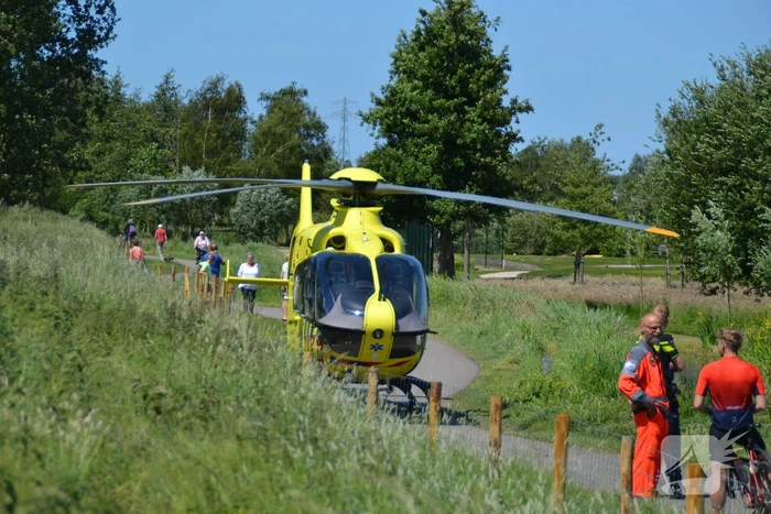 Traumahelikopter landt na val van trap