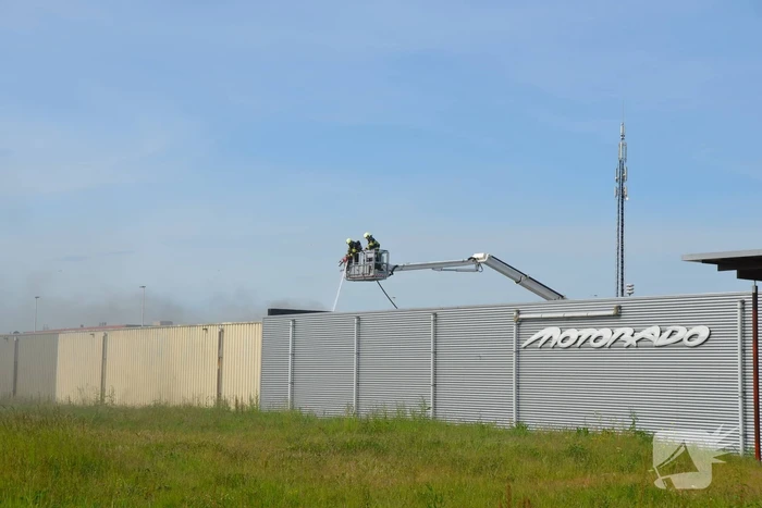 Flinke rookontwikkeling bij brand in loods