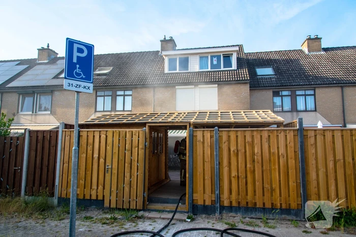 Oplader veroorzaakt forse brand in woning