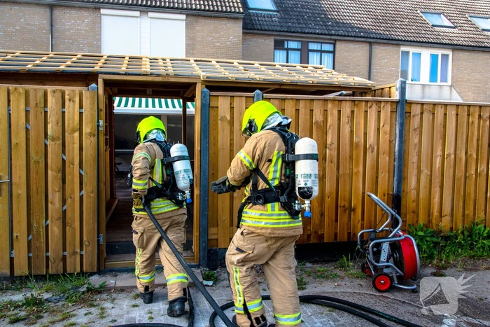 Oplader veroorzaakt forse brand in woning