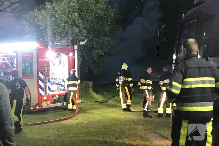 Caravan gaat in vlammen op