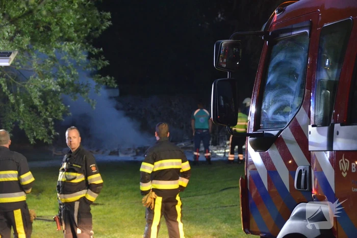 Caravan gaat in vlammen op