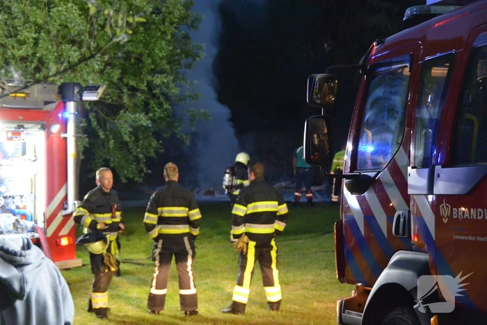 Caravan gaat in vlammen op