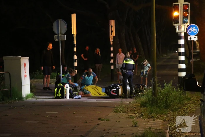 Scooterrijder ernstig gewond na val
