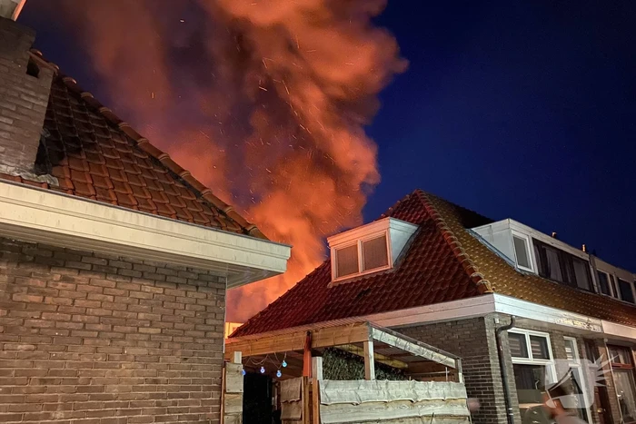 Flinke rookontwikkeling bij uitslaande schuurbrand