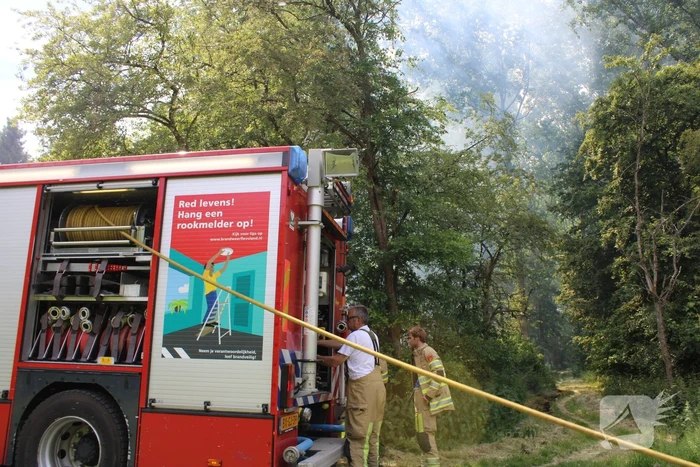 Veel rook bij brand in bosgebied