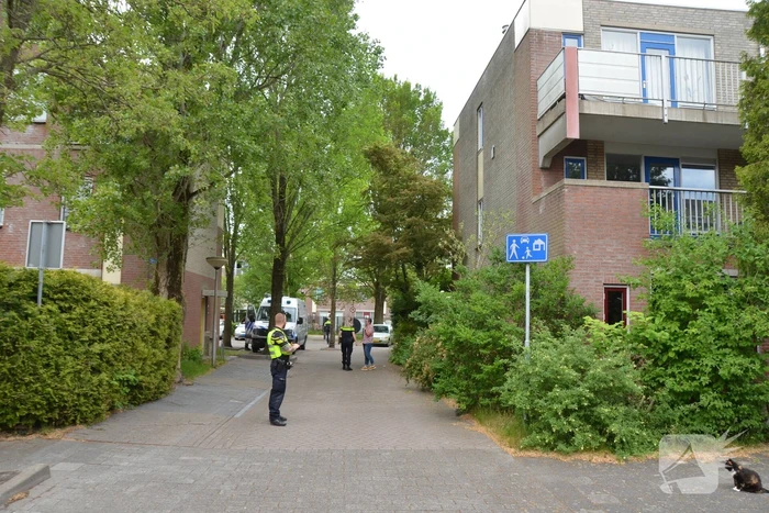Mogelijk explosief aangetroffen, straat afgezet