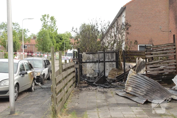 Enorme vlammenzee bij brand in schuur