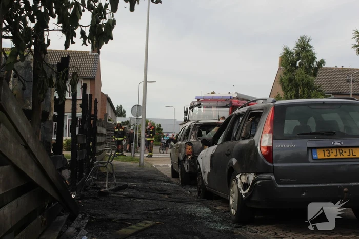Enorme vlammenzee bij brand in schuur