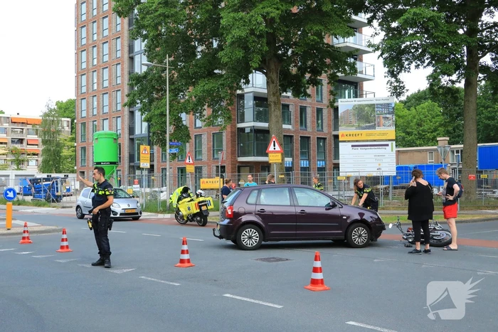 Motorrijder gewond na botsing met auto