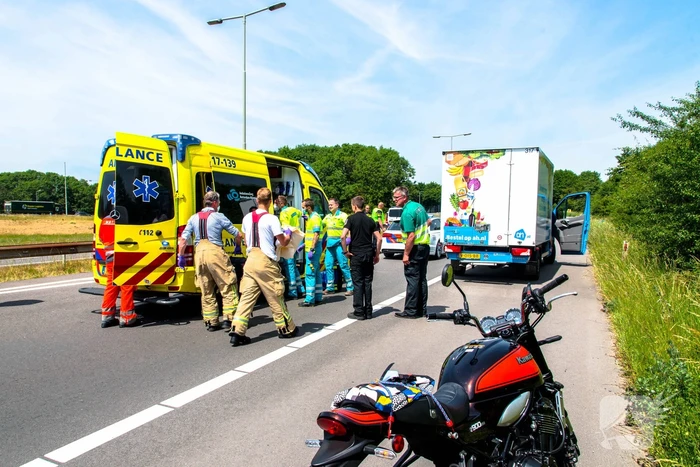 Motorrijder zwaargewond na eenzijdig ongeval
