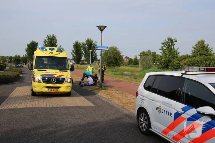 Gewonde bij aanrijding tussen scooter en fiets