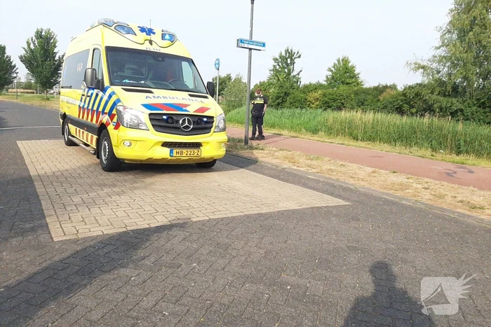 Gewonde bij aanrijding tussen scooter en fiets
