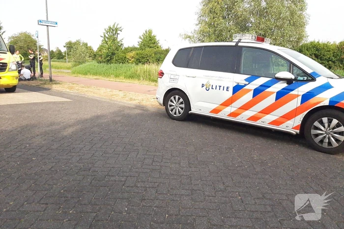 Gewonde bij aanrijding tussen scooter en fiets