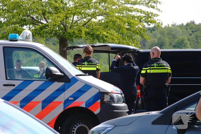 Overleden man in auto aangetroffen