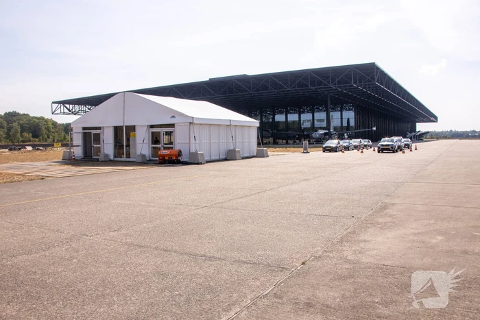 In de rij voor een coronatest bij Nationaal Militair Museum