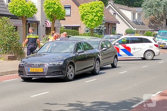Gewonde bij aanrijding tussen drie voertuigen