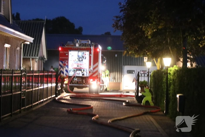 Flinke rookontwikkeling bij brand in schuur