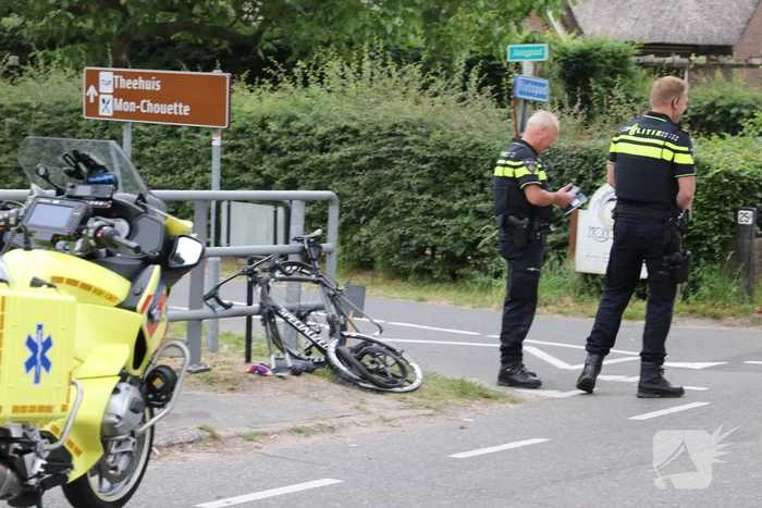 Wielrenner zwaargewond bij aanrijding op beruchte oversteek