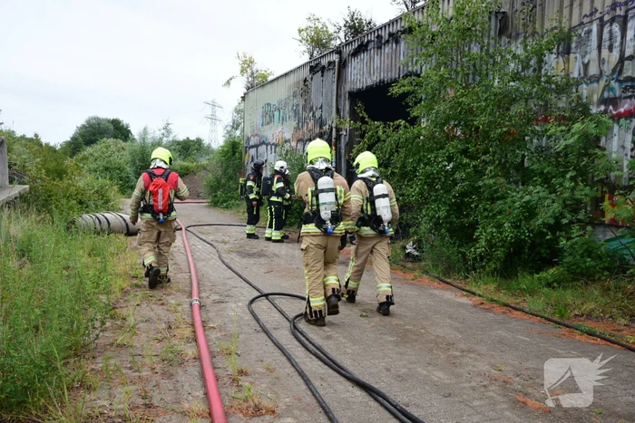 NL-Alert voor enorme rookontwikkeling bij brand in loods